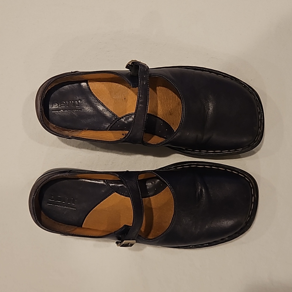 BORN MARYJANE CLOGS SIZE 9.